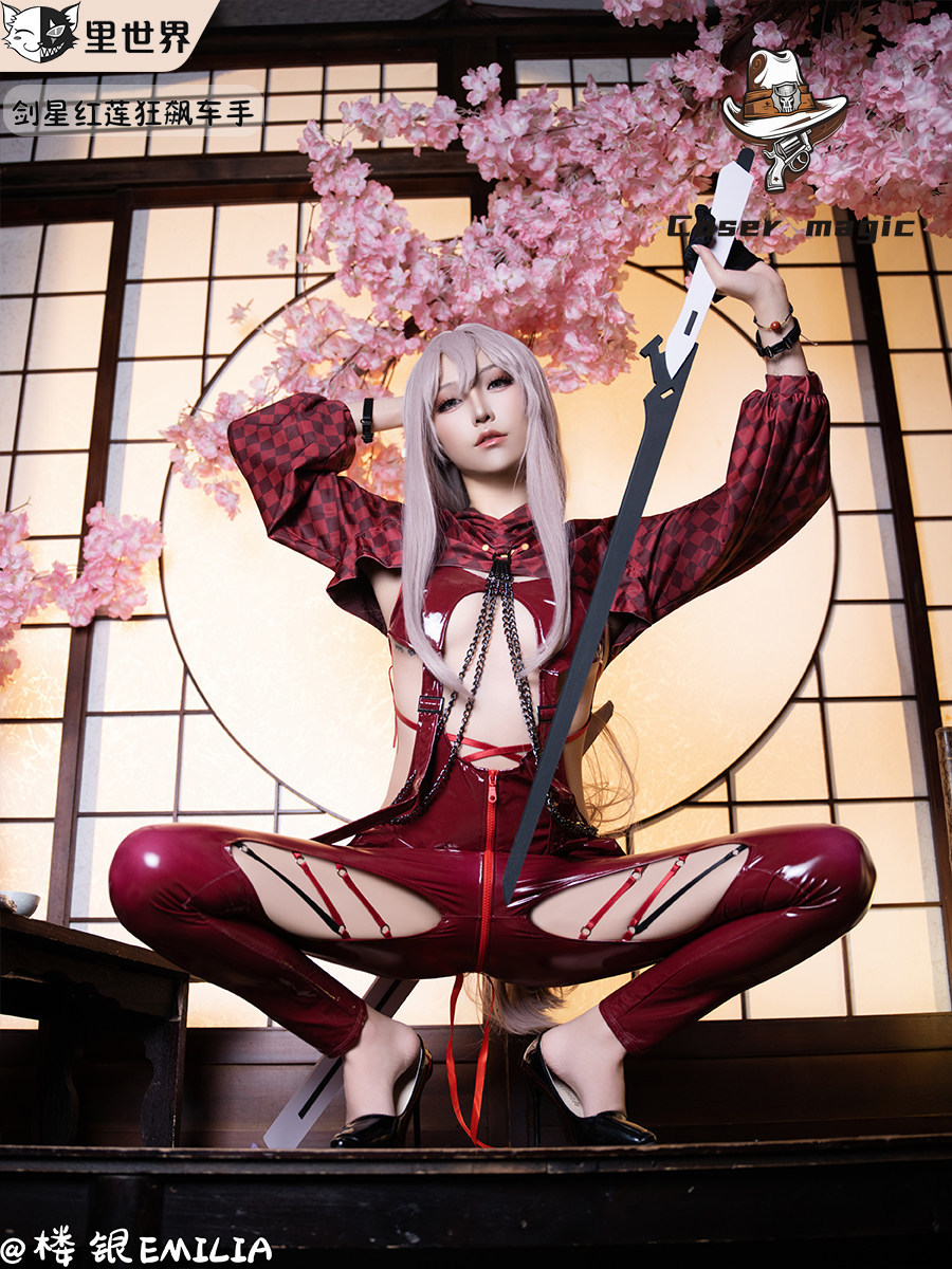 Anime Cosplay Show - NIKKE × Stellar Blade Collab, Déesse